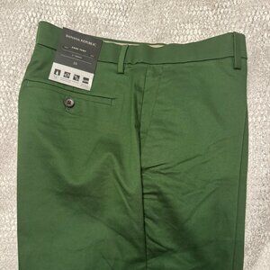 Banana Republic Aiden Shorts Mens Green 7 Inch Inseam Cotton Chino Size 33 NWT